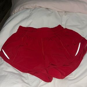 Lululemon hotty hot short 2.5”